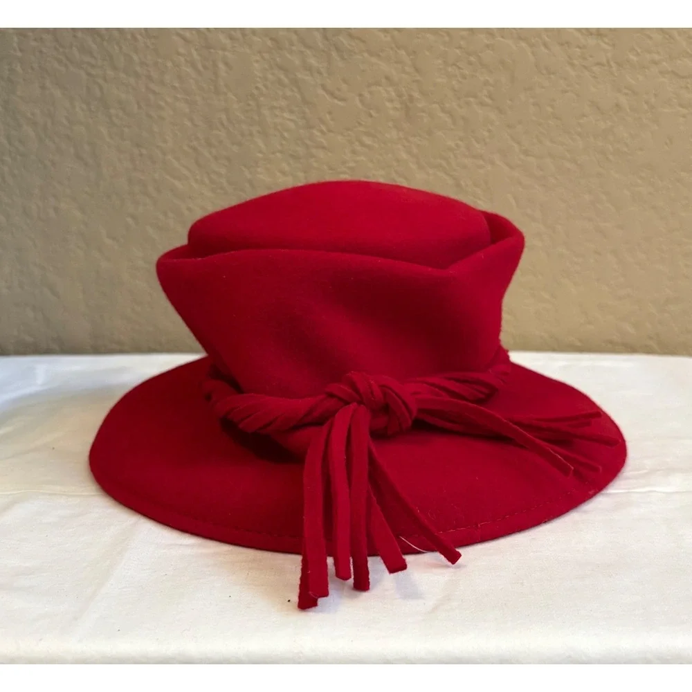 Betmar‎ New York Red 100% 78uWool Hat Womens Wide Brim Western Fringe NWT